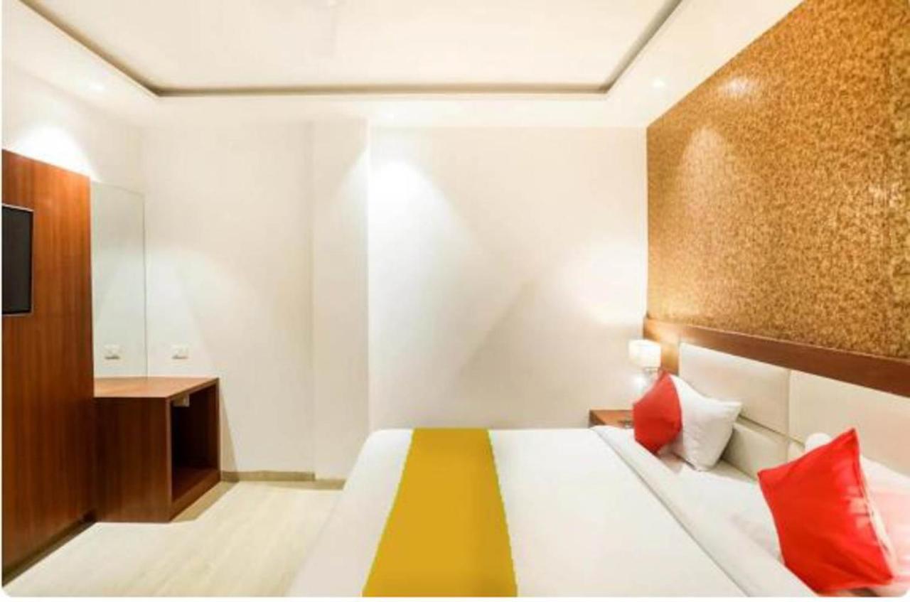 Hotel Royal Sky Luxury Near Delhi Airport Új-Delhi Kültér fotó